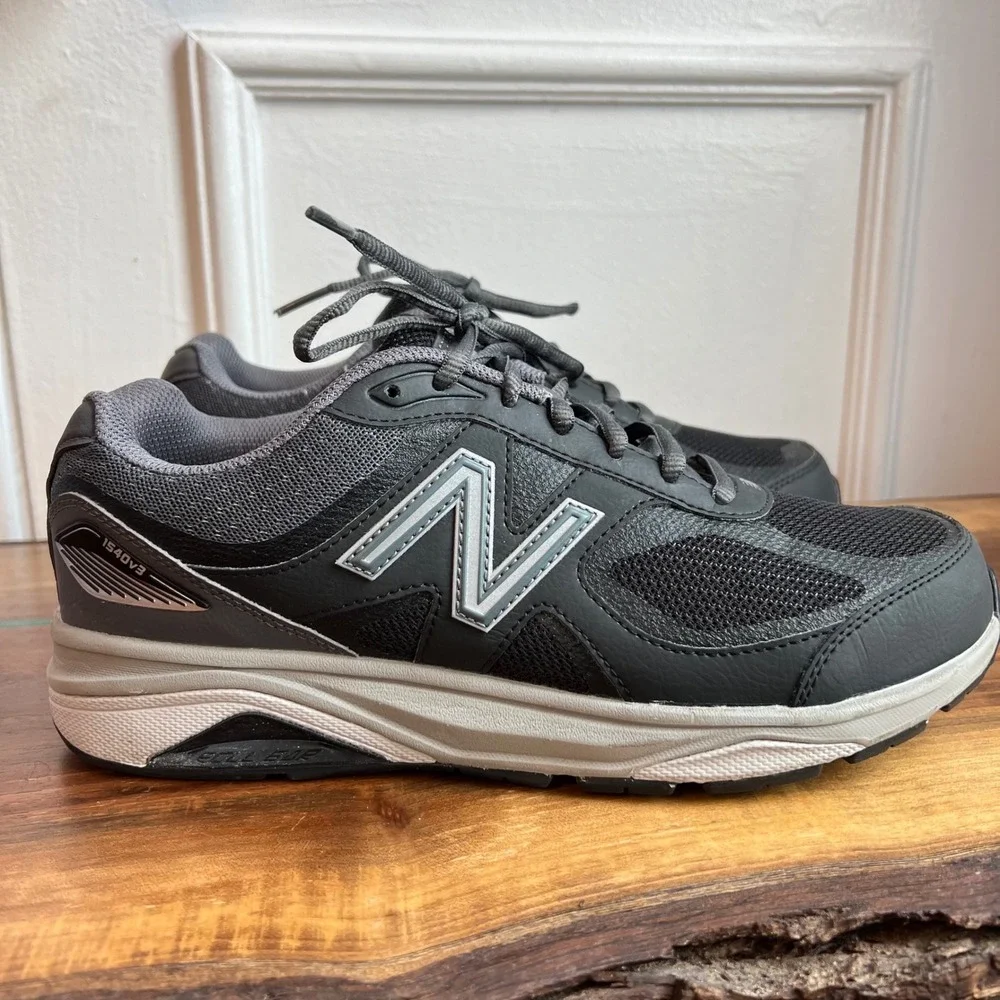 New Balance 1540v3 Running‎ Shoes Gym Black Castlerock Men's Size 8 US 41.5 EU